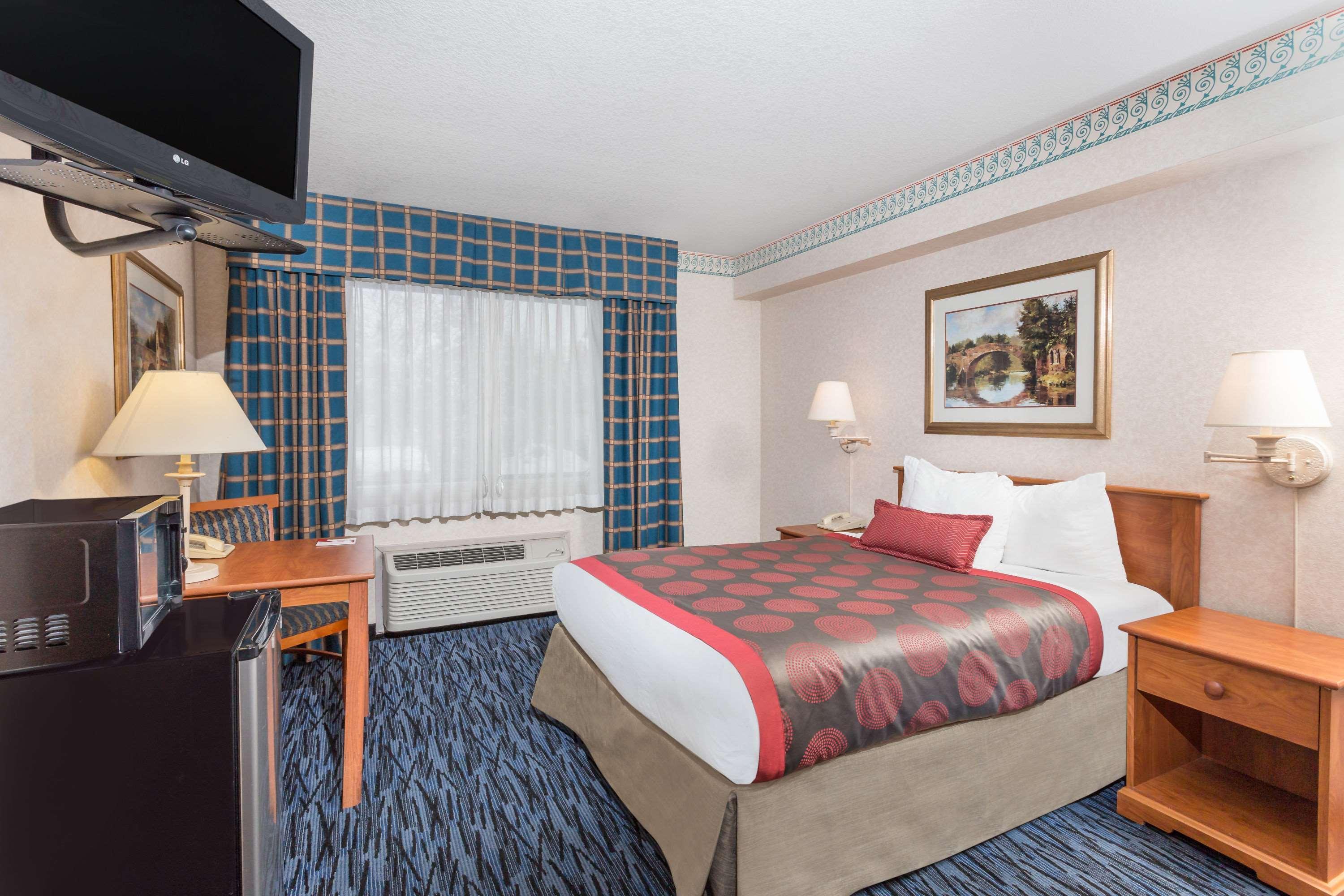 Hotel Ramada By Wyndham Kent Seattle Area Zewnętrze zdjęcie